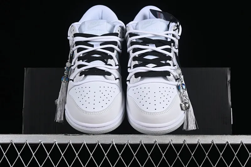 All Categories Nk SB Dunk Series Nk SB Dunk Low Low-top sneakers Nk Dunk Low Year of the Dragon Limited CNY Bailongyin Literary style SB strappy low-top casual sneakers DV0831-101